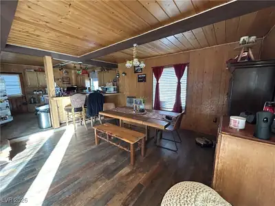 1330 West Strawberry Point Road Dining Area