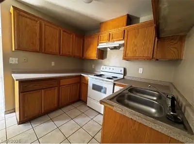 8 Britz Circle C Kitchen