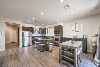 6919 Stone Cactus Street, North Las Vegas, NV 89086 Kitchen
