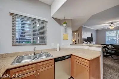 4400 South Jones Boulevard 1119 Kitchen