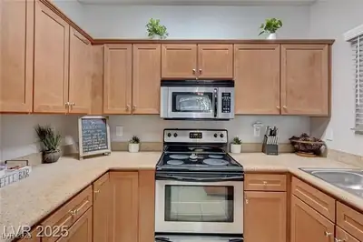 4400 South Jones Boulevard 1119 Kitchen