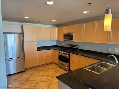 150 Las Vegas Boulevard 1716 Kitchen