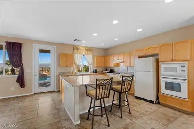 2921 Reatini Court, Henderson, NV 89052 Kitchen