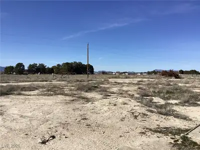7801 Squaw Valley Road, Pahrump, NV 89061 Yard