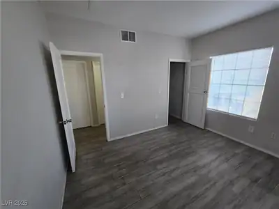 2011 Sue Court 203 Bedroom