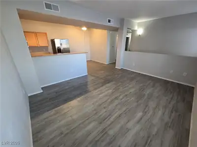 2011 Sue Court 203 Living Room