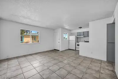 2230 North Lamb Boulevard Living Room