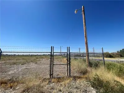 470 West Basin Avenue Yard