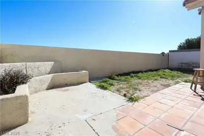 1904 Bookbinder Drive, Las Vegas, NV 89108 Yard