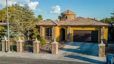 8223 Windrush Avenue, Las Vegas