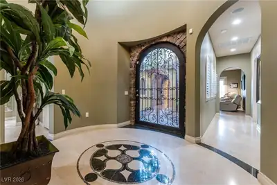 8223 Windrush Avenue, Las Vegas, NV 89117 Entry