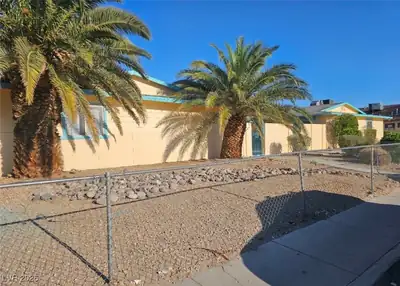 2220 North Lamb Boulevard Yard