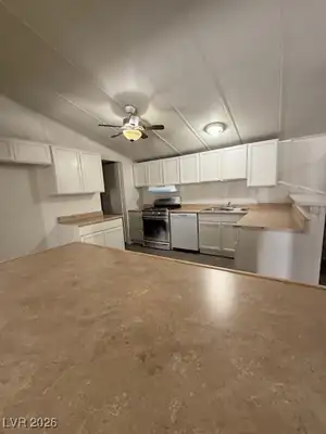 2916 Gavilan Lane, Las Vegas, NV 89122 Kitchen
