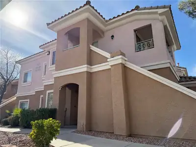 401 Amber Pine Street 202, Las Vegas