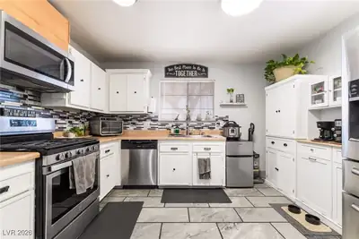 405 Box Elder Way, Henderson, NV 89015 Kitchen