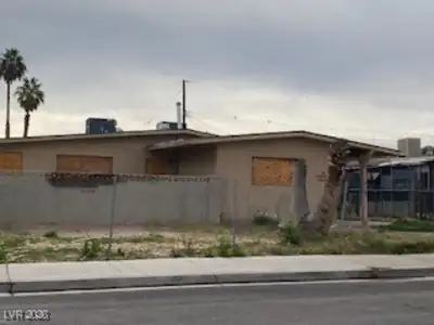 2132 Houston Drive, Las Vegas, NV 89104 Front of Structure