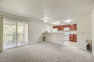 4401 Alexis Drive 440 Kitchen