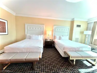 2000 North Fashion Show Drive 3804 Bedroom