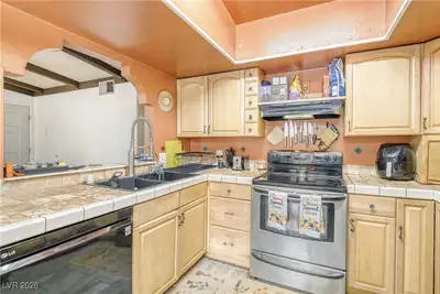 4748 Obannon Drive C Kitchen