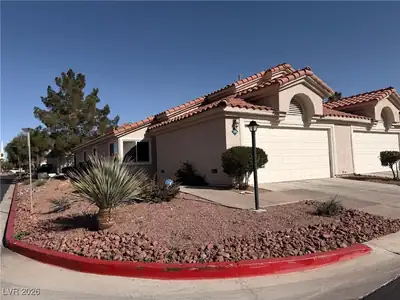 7806 Cliffside Court, Las Vegas, NV 89145 Front of Structure