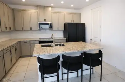 224 Vanhoy Avenue, Henderson, NV 89011 Kitchen