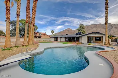 723 Spanish Drive Las Vegas, NV 89110