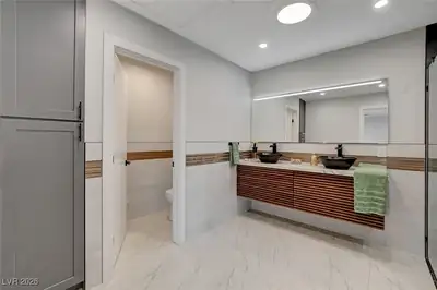 723 Spanish Drive, Las Vegas, NV 89110 Bathroom