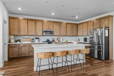 10416 Smokey Mariposa Avenue, Las Vegas, NV 89166 Kitchen