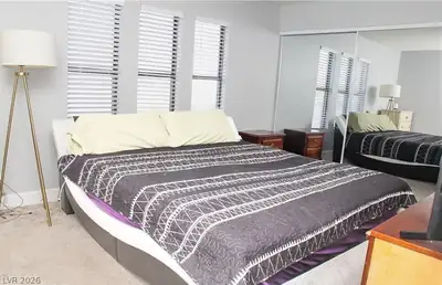 2080 Karen Avenue 21 Las Vegas, NV 89169