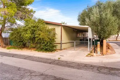 3580 Lost Hills Drive, Las Vegas, NV 89122 Front of Structure