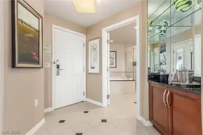 125 East Harmon Avenue 2116 Entry