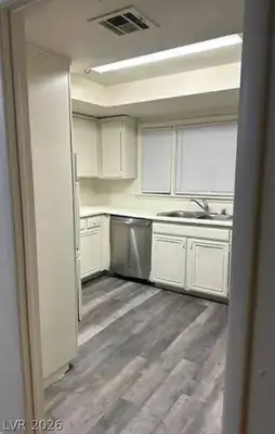 2818 Calle Del Oro, Las Vegas, NV 89120 Kitchen