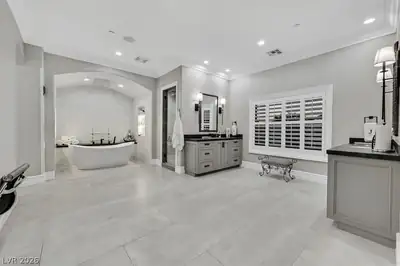 2990 Bella Kathryn Circle, Las Vegas, NV 89117 Primary Bathroom