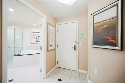 145 East HARMON Avenue 411 Entry