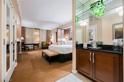 145 East HARMON Avenue 411 Bedroom