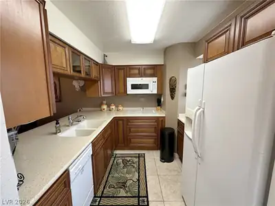 2076 Mesquite Lane 302 