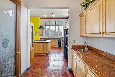 3215 Cliff Sieler Court, Las Vegas, NV 89117 Kitchen