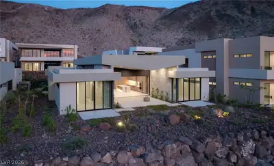 6 Kaya Canyon Way 14 Henderson, NV 89012