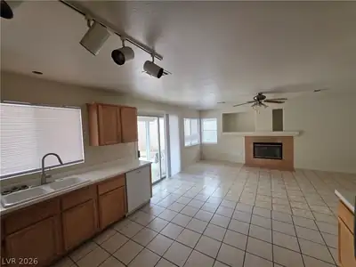 25 Newburg Avenue, North Las Vegas, NV 89032 Kitchen