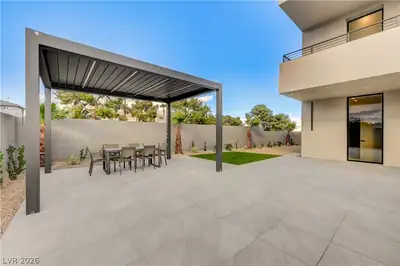 5555 Teco Avenue, Las Vegas, NV 89118 Patio