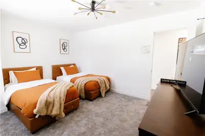 1305 South 16th Street Bedroom