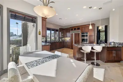 8721 Double Eagle Drive, Las Vegas, NV 89117 Kitchen