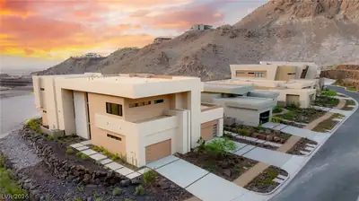 4 Kaya Canyon Way 15 Henderson, NV 89012