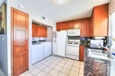 1500 Hialeah Drive C Kitchen