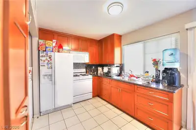 1500 Hialeah Drive C Kitchen