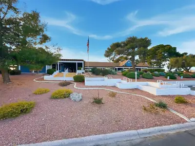 4570 Royal Ridge Avenue, Las Vegas, NV 89103 Community