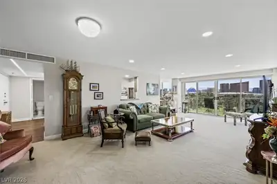 3111 Bel Air Drive 8A Living Room