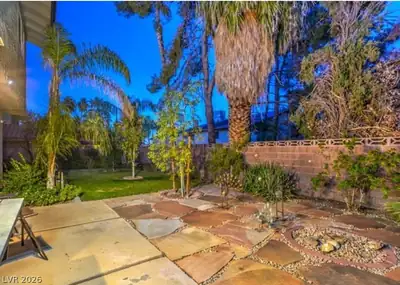 4370 Flandes Street Patio