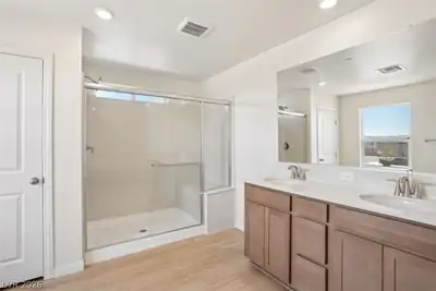 4039 Zebra Cactus Avenue, Las Vegas, NV 89139 Primary Bathroom