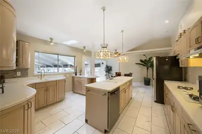 7082 Mira Vista Street, Las Vegas, NV 89120 Kitchen